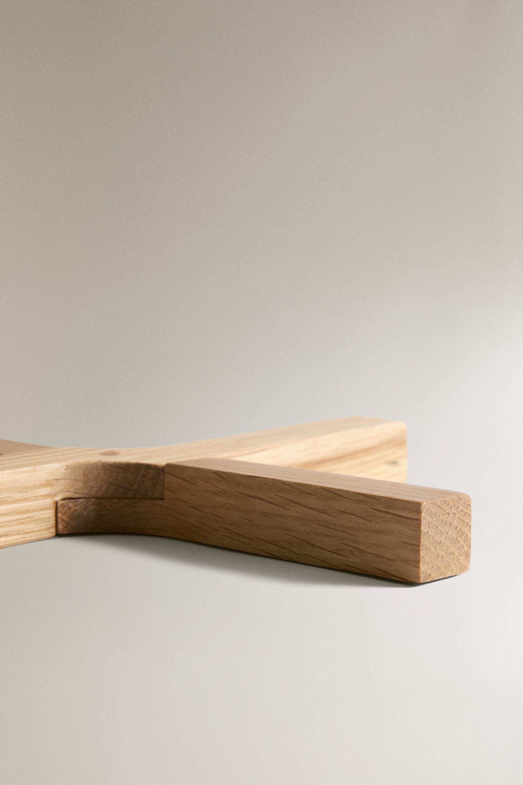 WOODEN TRIVET